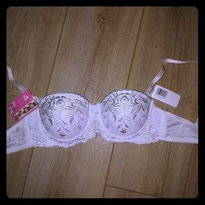 White floral embroidery bra